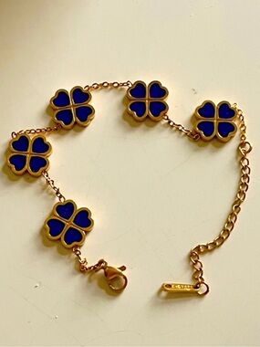 18 KT GP Blue 5 Clover Bracelet Lapis Lazuli Alhambra Inspired
Bracelet